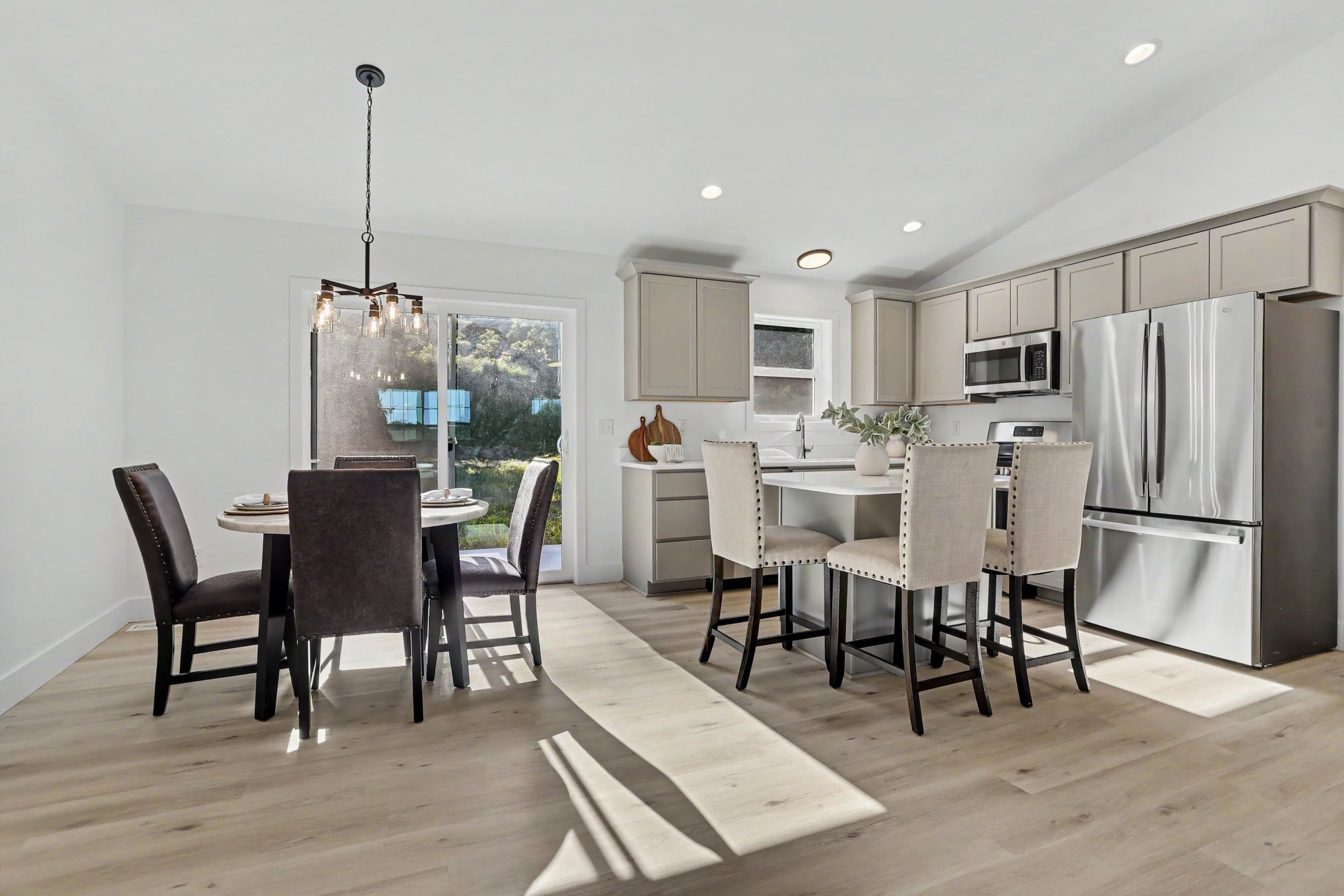 13rvh-kitchen-dining